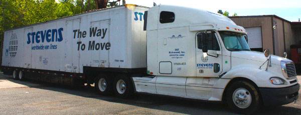 Long Distance Moving Truck